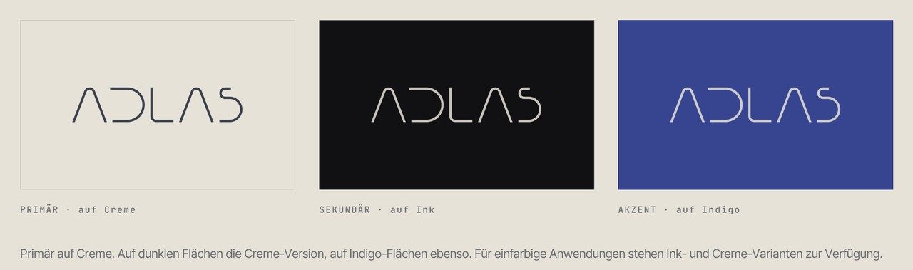 Die Wortmarke auf drei Flächen: Creme, Ink und Indigo