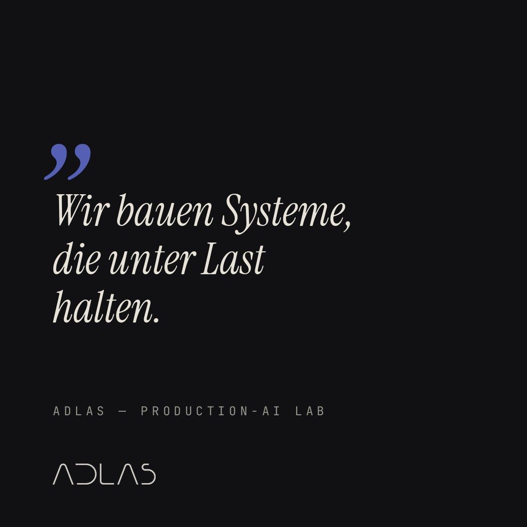 Social-Vorlage Zitat: „Wir bauen Systeme, die unter Last halten.“ auf Ink